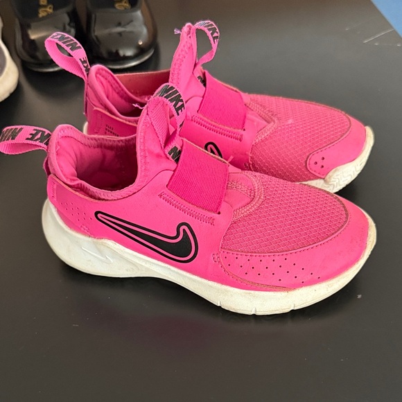 Nike Kids Fuchsia Sneakers with Black Swoosh - Picture 1 of 1